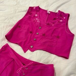 HALLOWEEN XL Barbie costume but did some DIY see notes